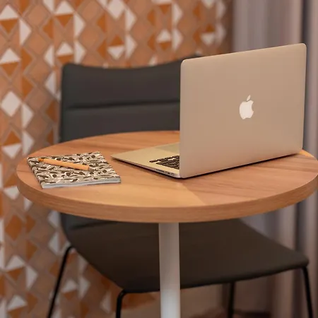 Ibis Gare Montparnasse Catalogne Szálloda Párizs